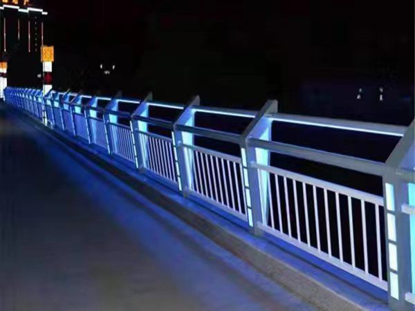 东西湖桥梁灯光护栏