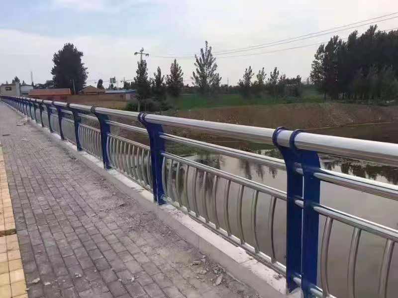河北不锈钢碳素复合管护栏